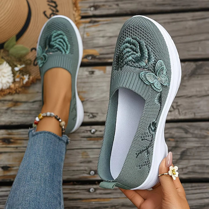 Mori Tokyo | 蝶刺繍ローファー