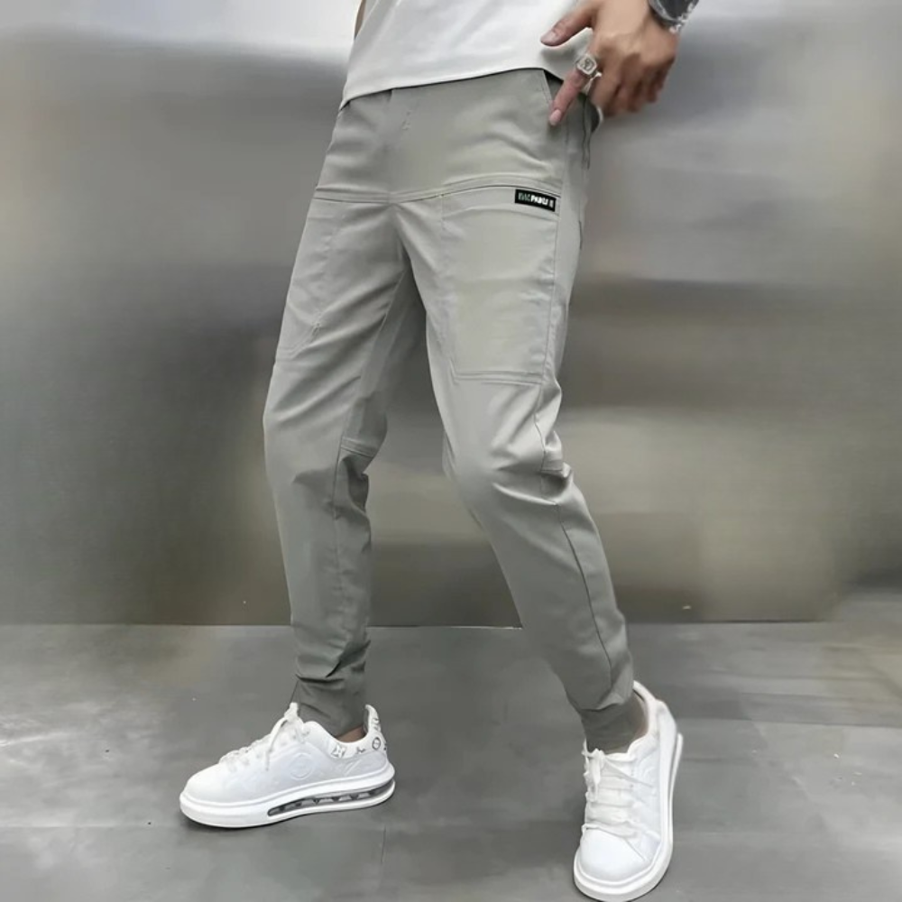 Mori Tokyo | ストレッチカーゴジーンズ